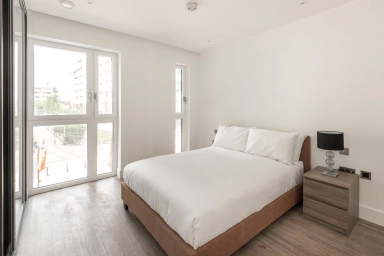 New Drum Street, Aldgate East - E1 view 7