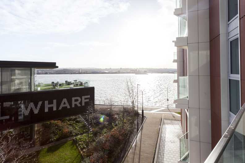 1 bedroom apartments/flats to sale in Royal Crest Avenue, Pontoon Dock-image 16