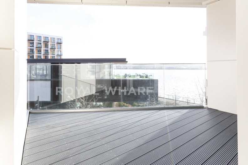 1 bedroom apartments/flats to sale in Royal Crest Avenue, Pontoon Dock-image 15
