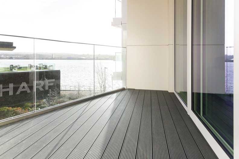1 bedroom apartments/flats to sale in Royal Crest Avenue, Pontoon Dock-image 7