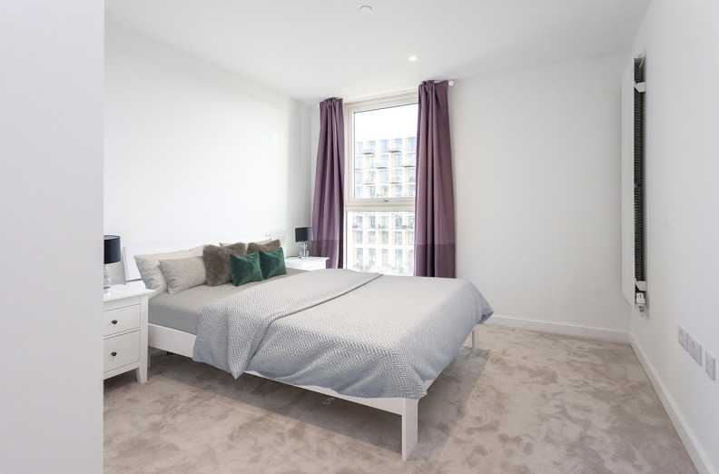 1 bedroom apartments/flats to sale in Royal Crest Avenue, Pontoon Dock-image 5