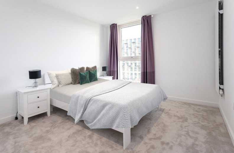 1 bedroom apartments/flats to sale in Royal Crest Avenue, Pontoon Dock-image 17