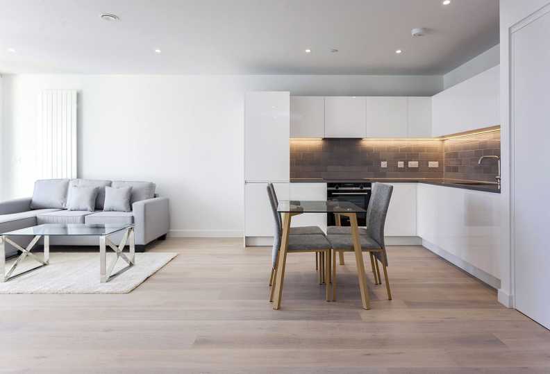 1 bedroom apartments/flats to sale in Royal Crest Avenue, Pontoon Dock-image 3