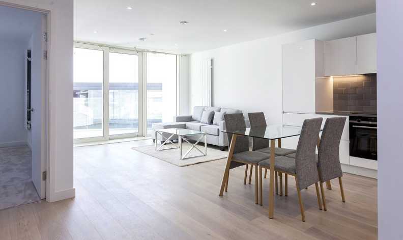 1 bedroom apartments/flats to sale in Royal Crest Avenue, Pontoon Dock-image 2