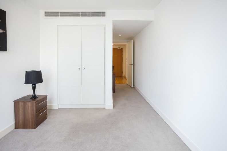 2 bedrooms apartments/flats to sale in Marsh Wall, Canary Wharf-image 6