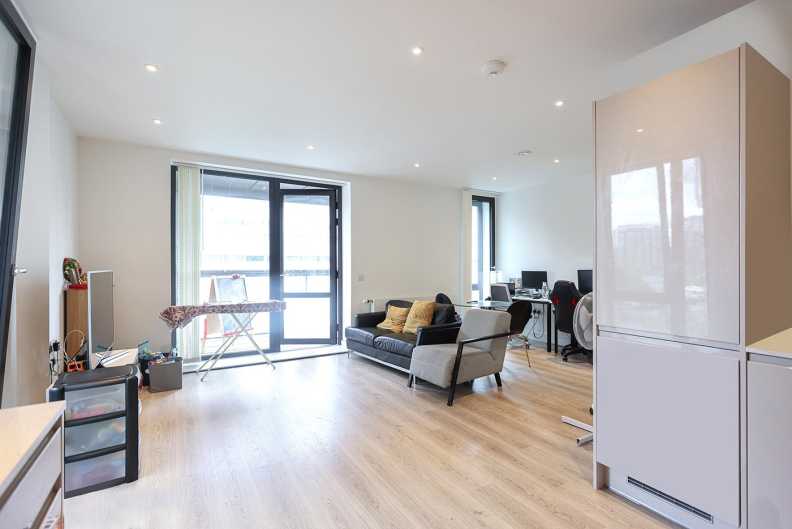 1 bedroom apartments/flats to sale in Deauville Close, East India-image 2