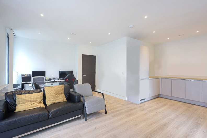 1 bedroom apartments/flats to sale in Deauville Close, East India-image 10