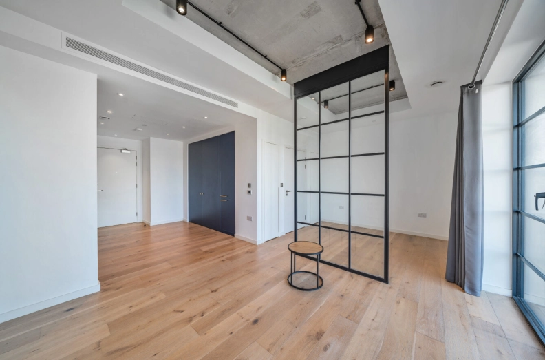 Studio apartments/flats to sale in Orchard Place, East India Dock-image 9