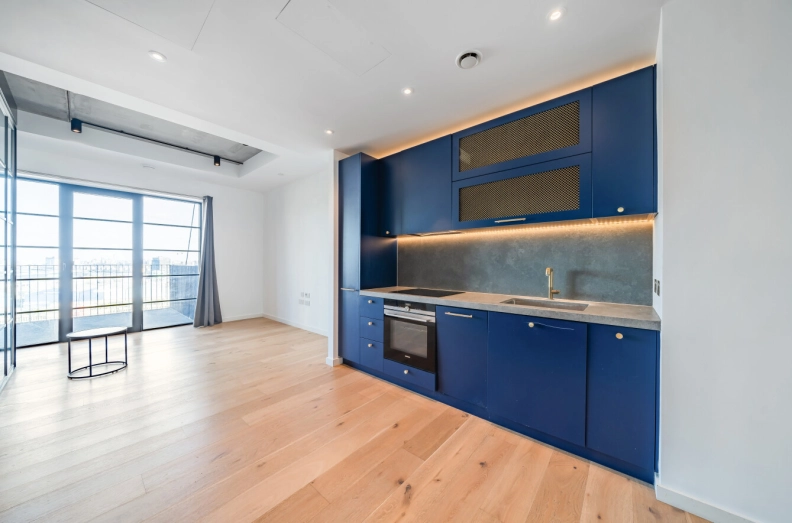 Studio apartments/flats to sale in Orchard Place, East India Dock-image 4