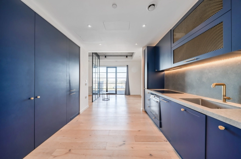 Studio apartments/flats to sale in Orchard Place, East India Dock-image 5