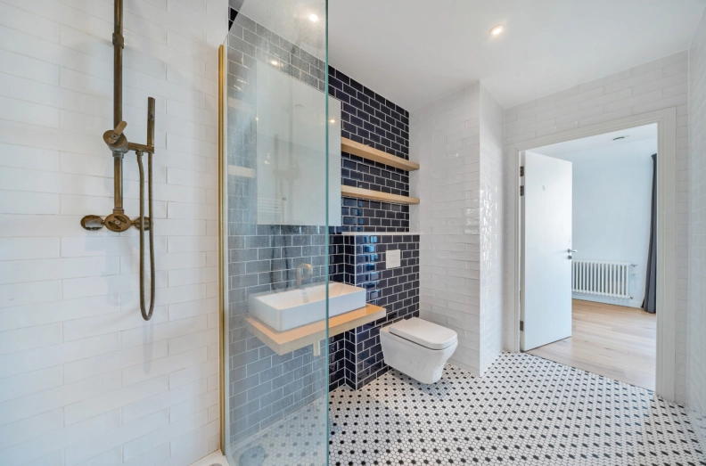 Studio apartments/flats to sale in Orchard Place, East India Dock-image 10