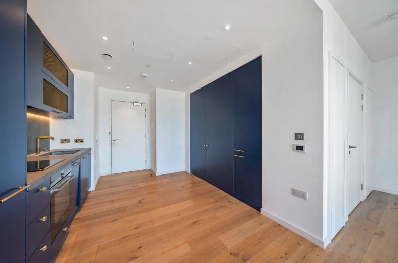 Studio apartments/flats to sale in Orchard Place, East India Dock-image 8