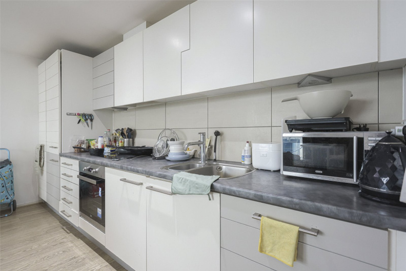 1 bedroom flat for Sale in Blackwall Way, E14, London