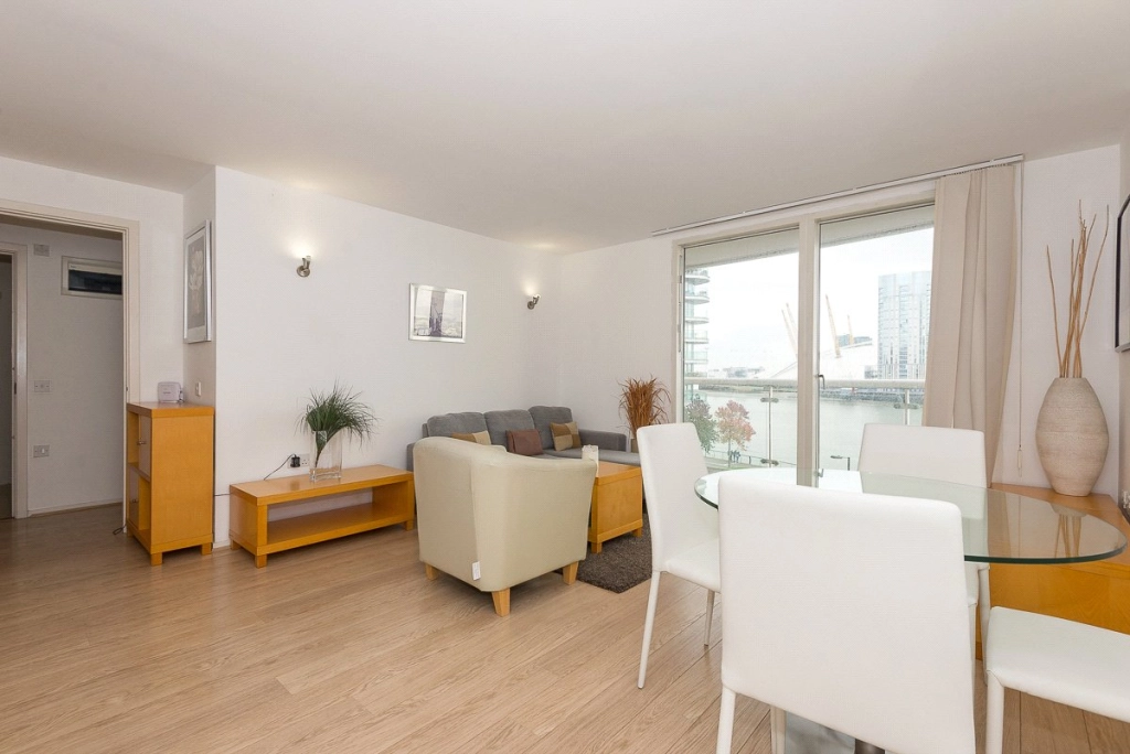 1 bedroom apartments/flats for sale in Blackwall Way, Blackwall - E14 view 2