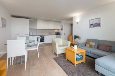Blackwall Way, Blackwall - E14 view 3