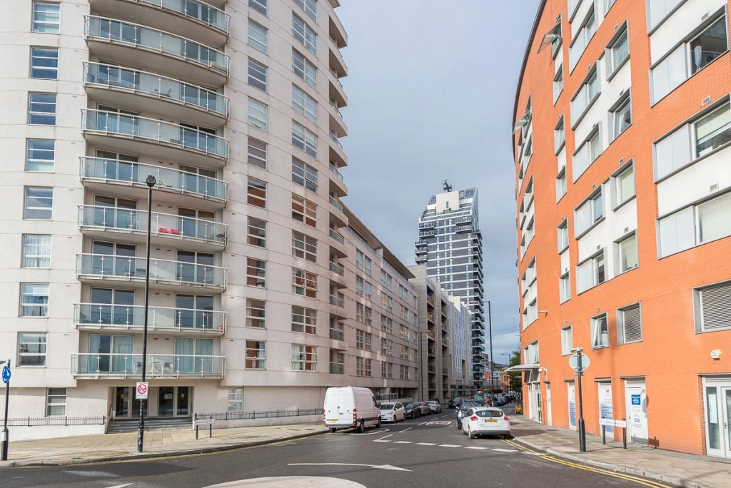 1 bedroom apartments/flats for sale in Blackwall Way, Blackwall - E14 view 13