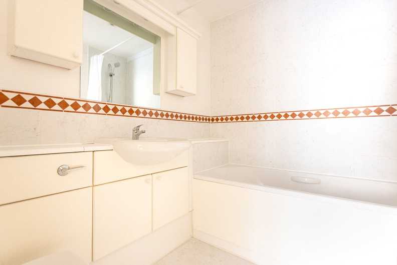 2 bedrooms apartments/flats to sale in Providence Square, Bermondsey-image 8