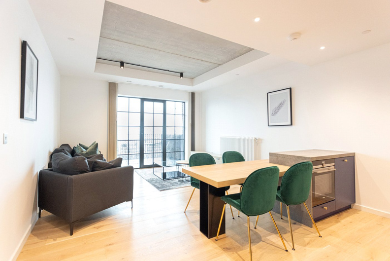 1 bedroom apartments/flats to sale in Orchard Place, East India Dock-image 2