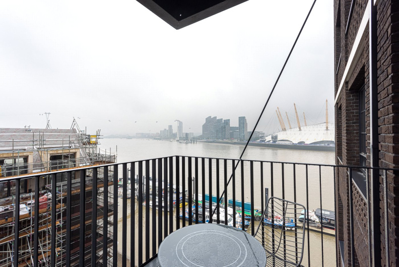 1 bedroom apartments/flats to sale in Orchard Place, East India Dock-image 6