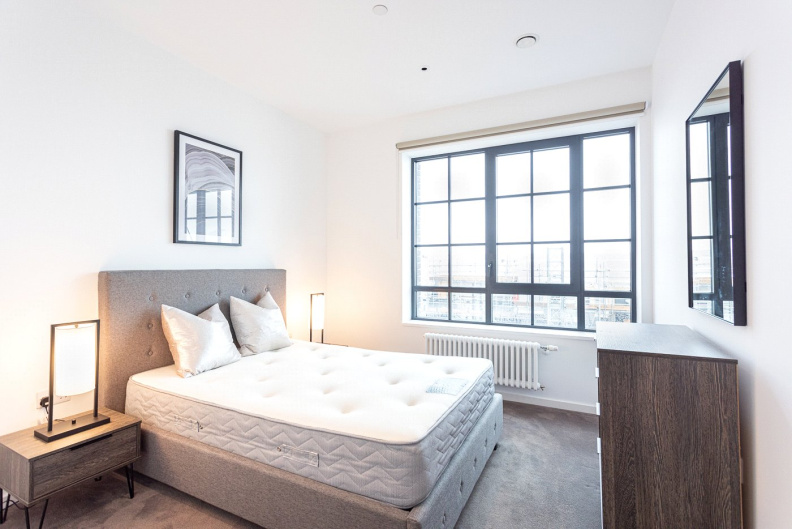1 bedroom apartments/flats to sale in Orchard Place, East India Dock-image 4