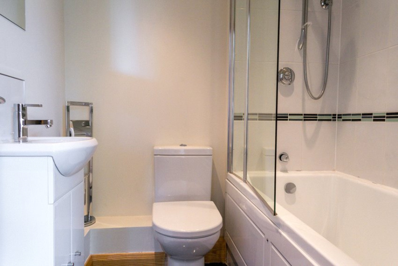 3 bedrooms apartments/flats to sale in School Mews, Shadwell-image 5