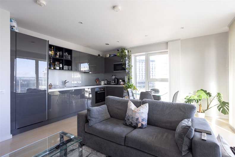 2 bedrooms apartments/flats to sale in Glasshouse Gardens, Stratford-image 9
