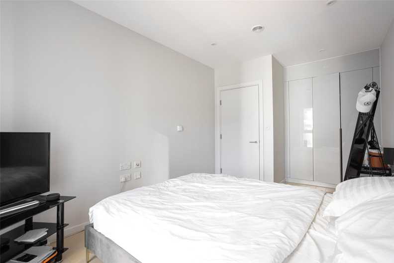 2 bedrooms apartments/flats to sale in Glasshouse Gardens, Stratford-image 16