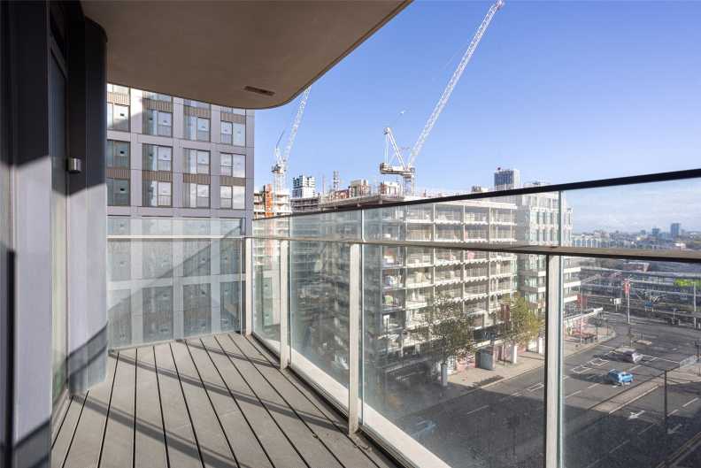 2 bedrooms apartments/flats to sale in Glasshouse Gardens, Stratford-image 6