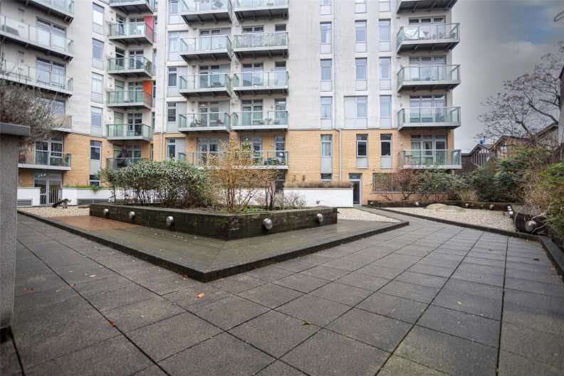 2 bedrooms apartments/flats to sale in Salton Square, Poplar-image 14