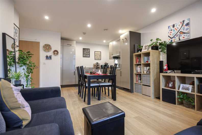 2 bedrooms apartments/flats to sale in Salton Square, Poplar-image 12