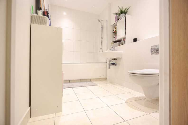 2 bedrooms apartments/flats to sale in Salton Square, Poplar-image 10