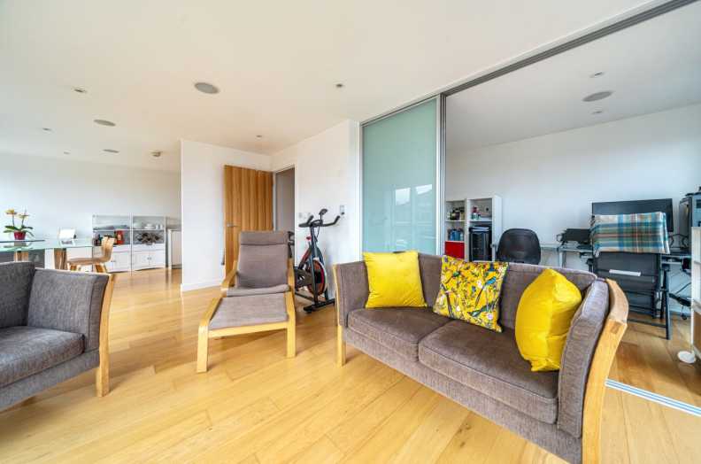 3 bedrooms to sale in Seven Sea Gardens, Langdon Park-image 9