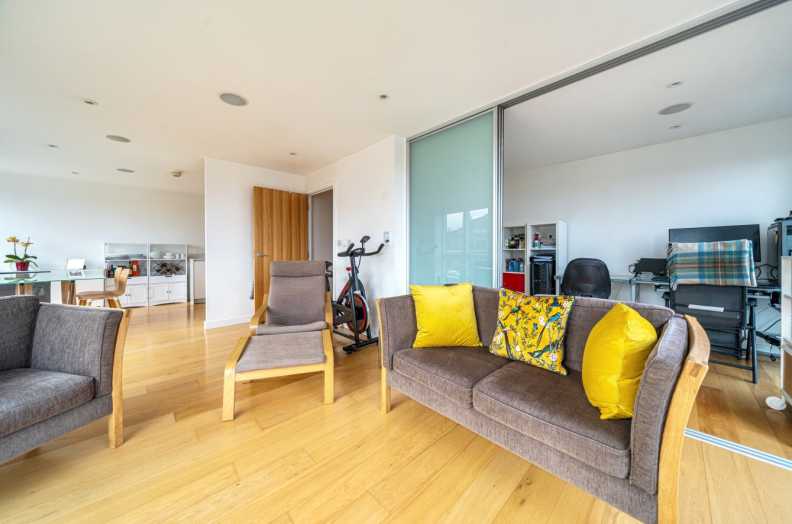 3 bedrooms apartments/flats to sale in Seven Sea Gardens, Langdon Park-image 9
