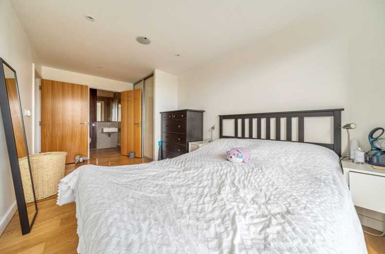 3 bedrooms apartments/flats to sale in Seven Sea Gardens, Langdon Park-image 14