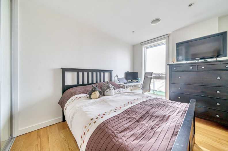 3 bedrooms apartments/flats to sale in Seven Sea Gardens, Langdon Park-image 6