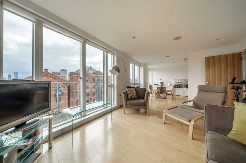 3 bedrooms apartments/flats to sale in Seven Sea Gardens, Langdon Park-image 2