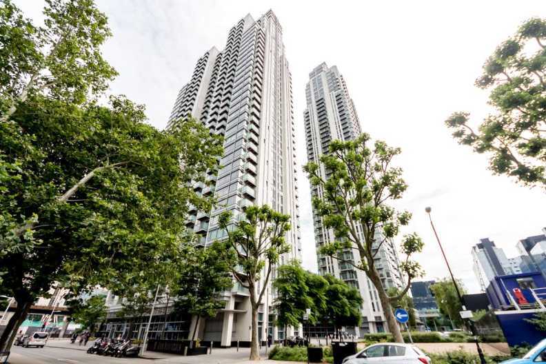 2 bedrooms to sale in Pan Peninsula Square, South Quay-image 1