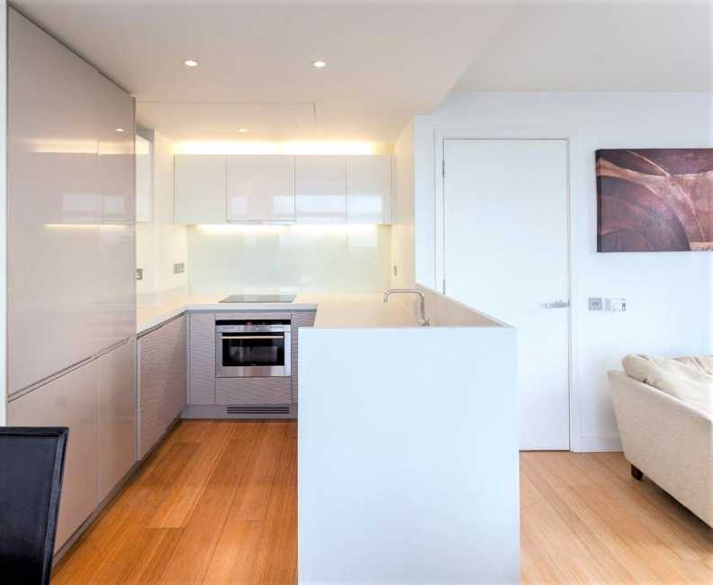 2 bedrooms to sale in Pan Peninsula Square, South Quay-image 3