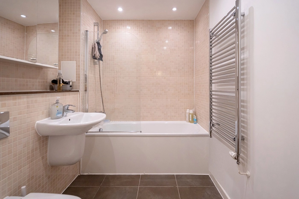 1 bedroom apartments/flats for sale in Crowder Street, Shadwell - E1 view 6