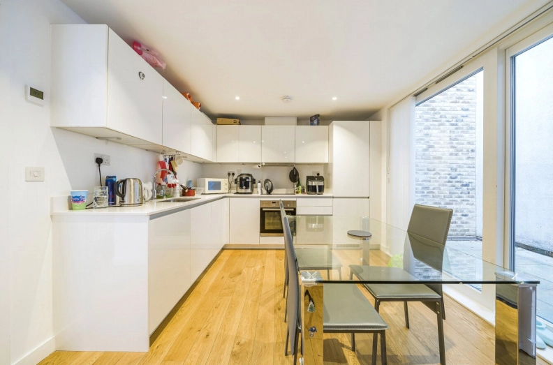 3 bedrooms houses to sale in Hand Axe Yard, Kings Cross-image 4
