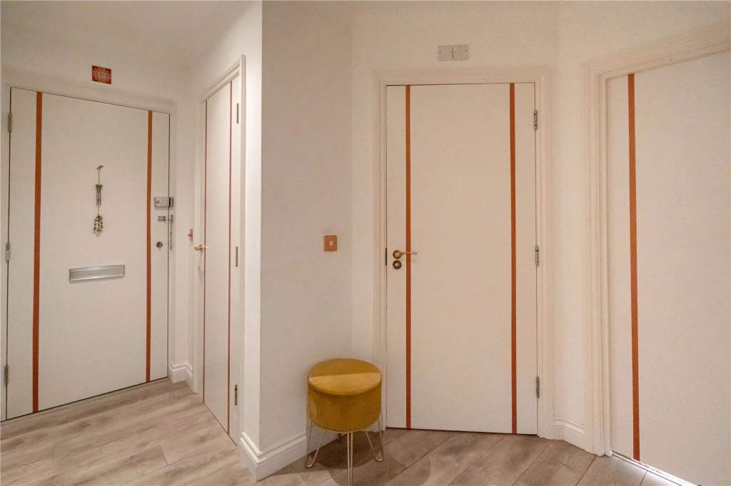 1 bedroom apartments/flats for sale in Aqua Vista Square, Poplar - E3 view 6