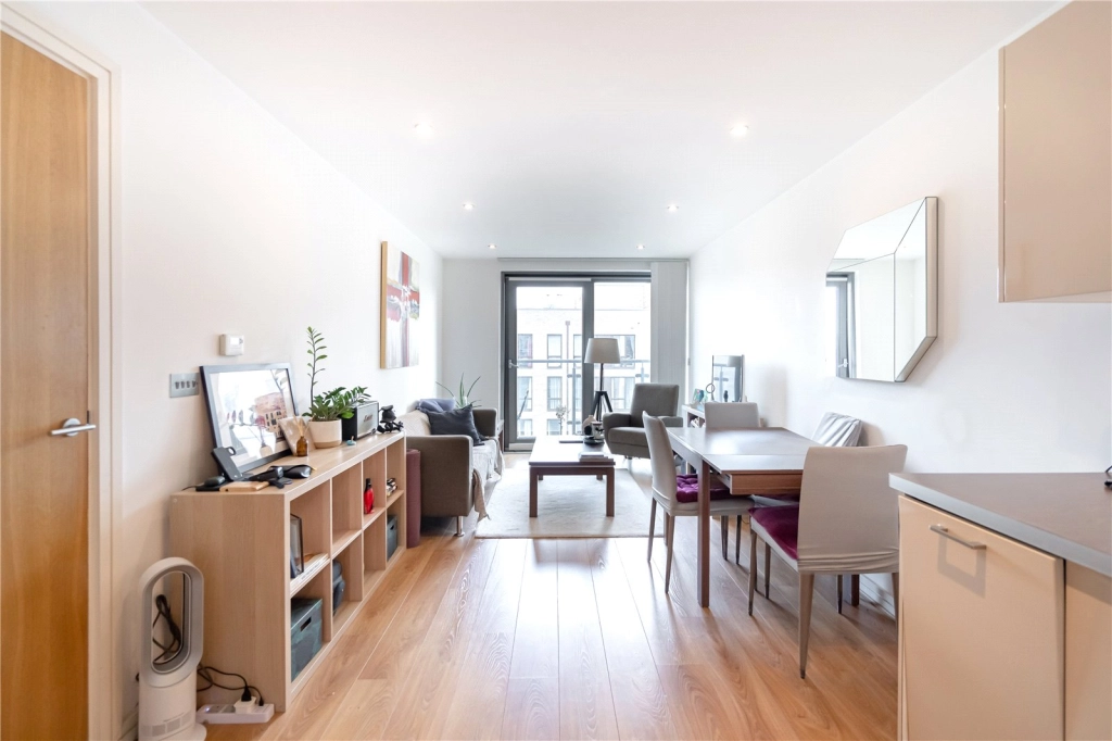 1 bedroom apartments/flats for sale in Aqua Vista Square, Poplar - E3 view 5