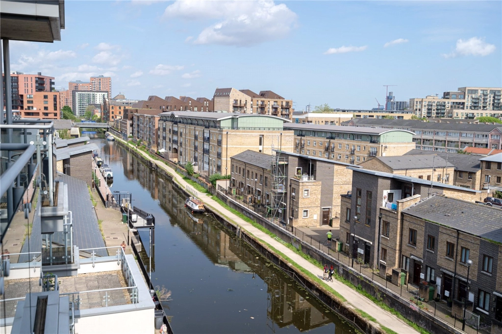 1 bedroom apartments/flats for sale in Aqua Vista Square, Poplar - E3 view 13