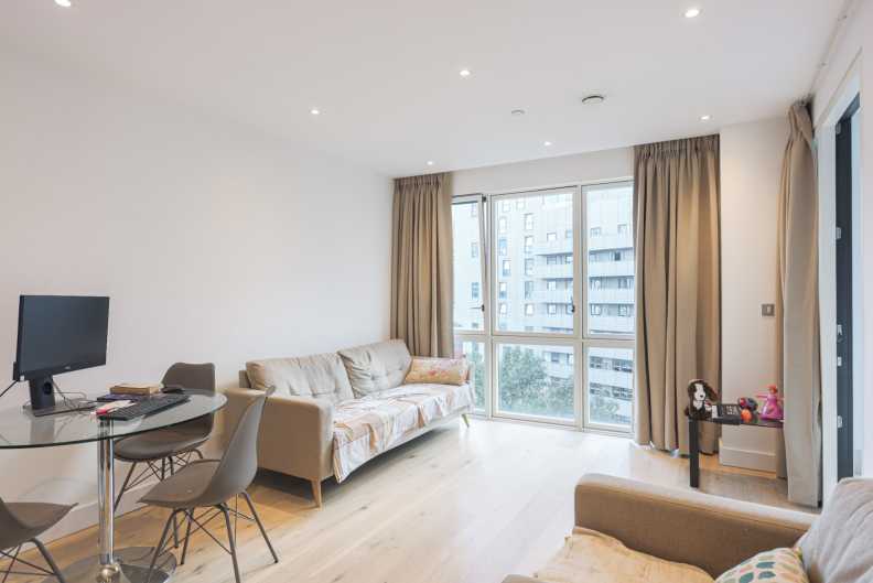 1 bedroom apartments/flats to sale in Arniston Way, Poplar-image 2