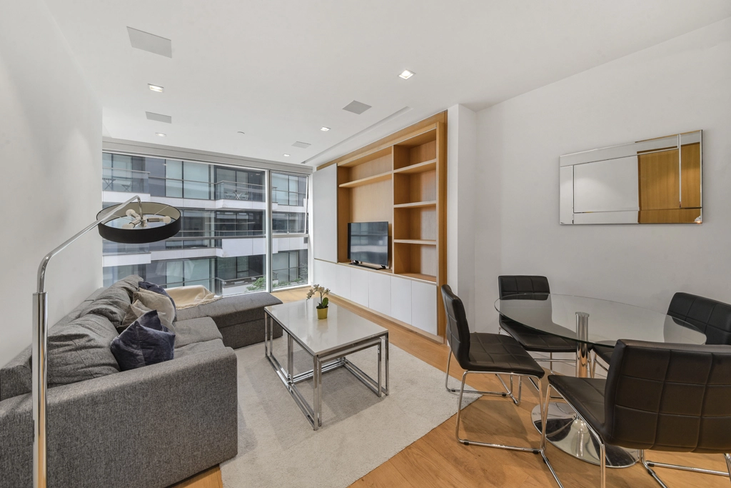 1 bedroom apartments/flats for sale in Duchess Walk, Southwark - SE1 view 8