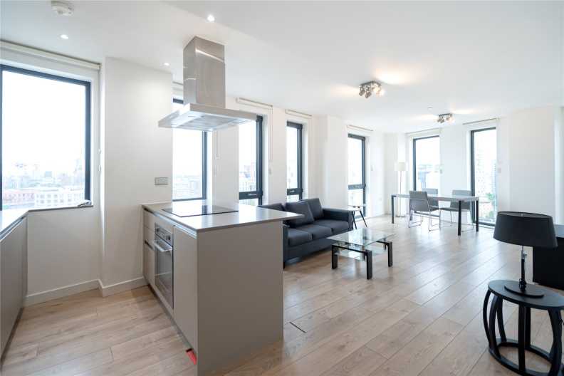 3 bedrooms apartments/flats to sale in Williamsburg Plaza, Poplar-image 2