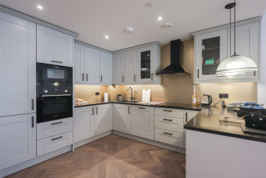 Merino Gardens, Wapping E1W image 2