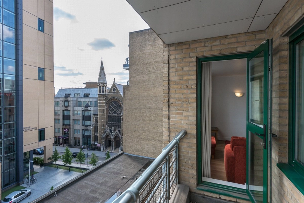 1 bedroom apartments/flats for sale in Mansell Street, London - E1 view 2