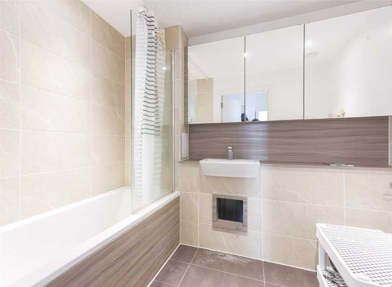 2 bedrooms apartments/flats to sale in Edwin Street, Canning Town-image 15