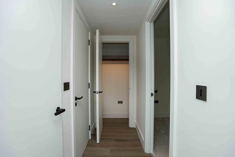 1 bedroom apartments/flats to sale in Wood Lane, White City-image 14